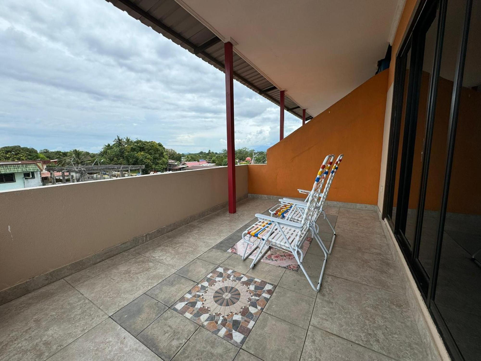 Myoldhouse Lägenhet Lahad Datu Exteriör bild